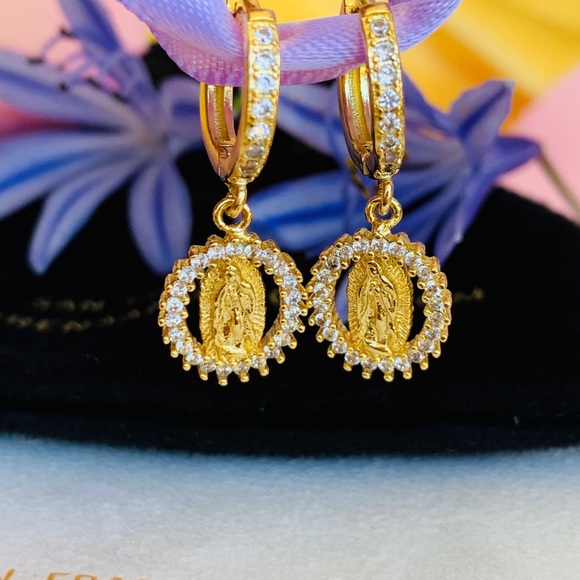 M&P 14k gold plated Virgin Marry earrings - Picture 3 of 5